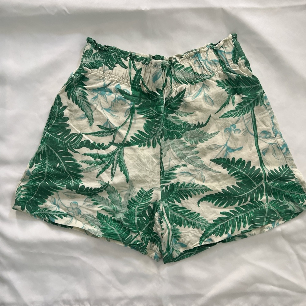 H&M Green Leaf Print High Waist Women's Shorts